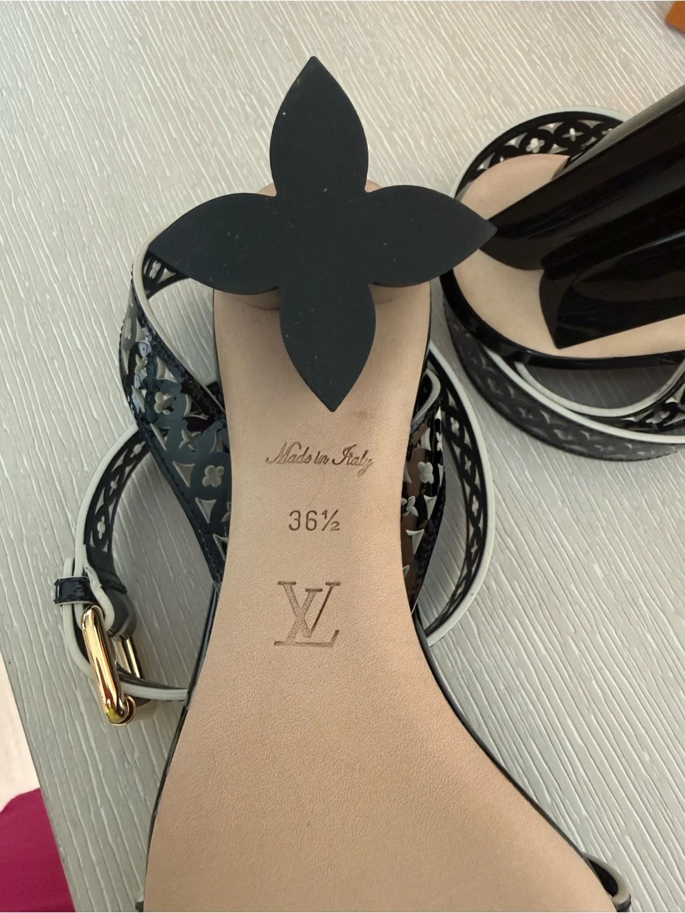 NEW! Louis Vuitton Silhouette Black Patent Leather Sandals - Cute LV heel!